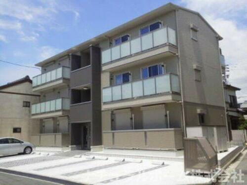 愛知県豊橋市前田南町１丁目 3階建