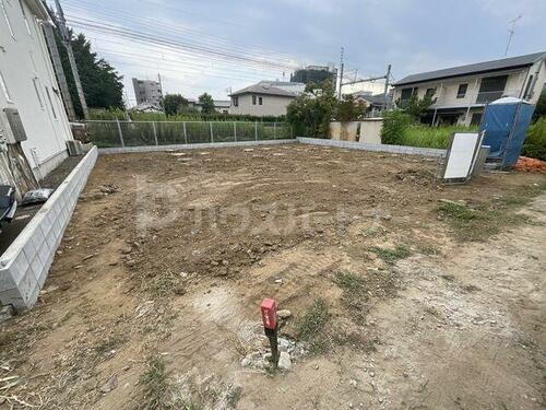千葉県船橋市本中山１丁目 3階建 