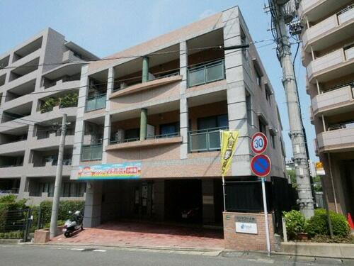 福岡県福岡市中央区小笹２丁目 築23年10ヶ月 3階建