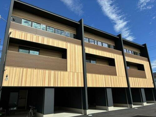 愛知県名古屋市北区西味鋺１丁目 テラスハウス