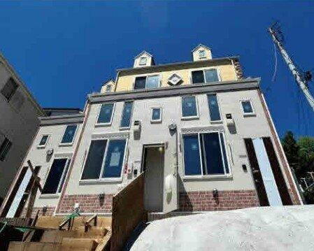 神奈川県横浜市港南区芹が谷４丁目 2階建 