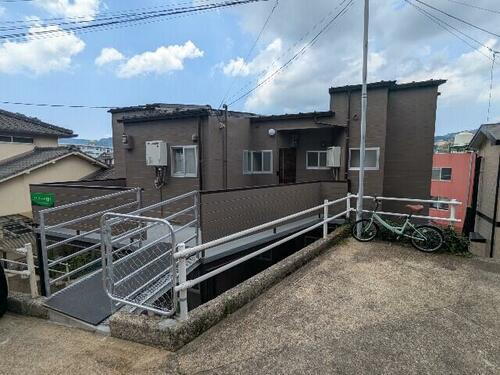 長崎県長崎市橋口町 2階建