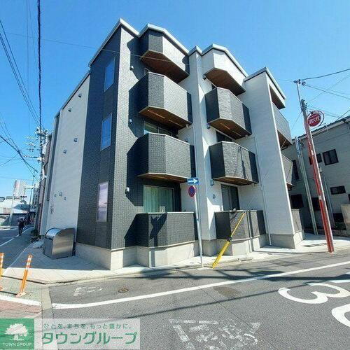 東京都足立区千住緑町２丁目 築1年11ヶ月 3階建