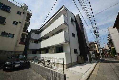 東京都足立区千住緑町３丁目 築8年1ヶ月 3階建