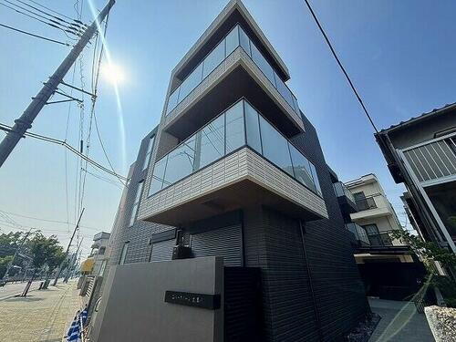 エバーグリーン　武庫川 3階建