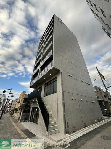 埼玉県さいたま市浦和区常盤３丁目  9階建