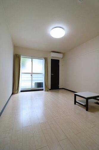 クレイノウィステリア