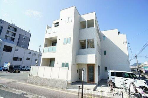 熊本県熊本市中央区本山４丁目 3階建 築4年10ヶ月