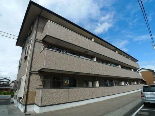 高知県高知市北竹島町 3階建 築22年10ヶ月