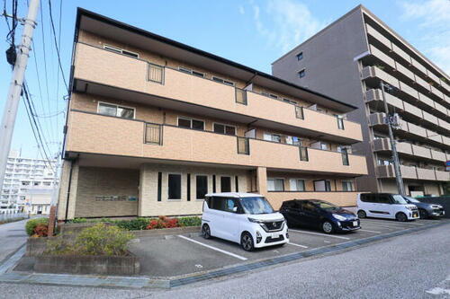 高知県高知市葛島２丁目 築21年10ヶ月 3階建