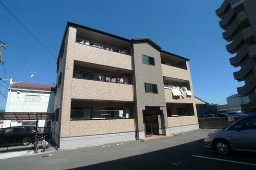 高知県高知市葛島２丁目 築19年4ヶ月 3階建