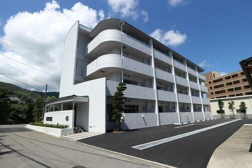 高知県高知市一宮西町３丁目 築9年7ヶ月 4階建