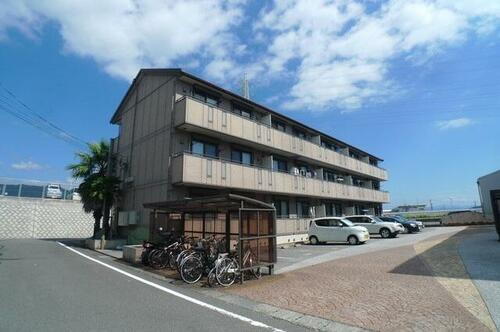 高知県高知市北久保 築20年10ヶ月 3階建