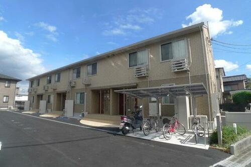 高知県高知市中万々 2階建 築11年10ヶ月