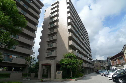 高知県高知市高須３丁目 築30年11ヶ月 11階建