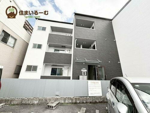 大阪府大阪市城東区諏訪１丁目  3階建