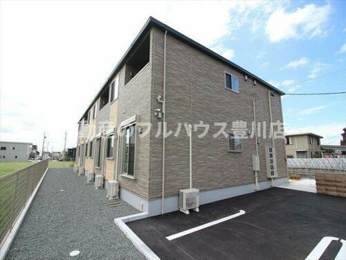 愛知県豊川市三蔵子町中荒古 賃貸アパート