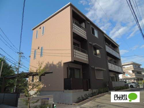 コンフォルトⅥ 3階建