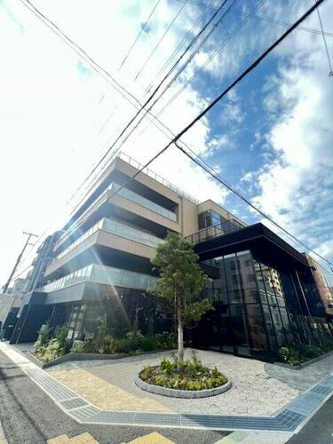 兵庫県神戸市東灘区西岡本１丁目 5階建