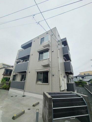 兵庫県西宮市広田町 3階建