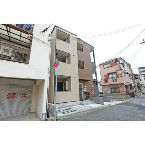 兵庫県神戸市兵庫区荒田町３丁目 3階建 築1年未満