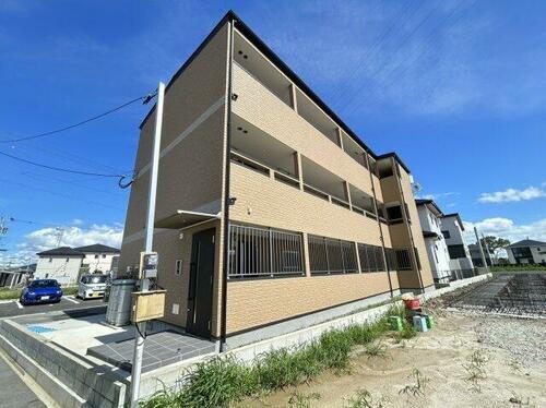 福岡県久留米市津福本町 3階建