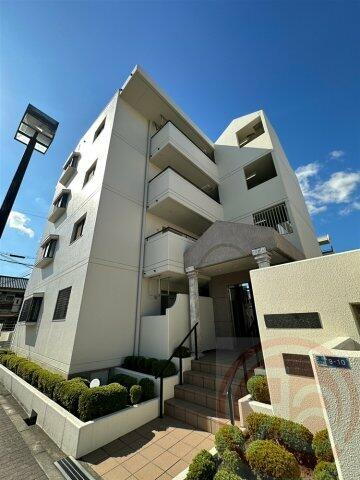 オクトハイツつくし 4階建
