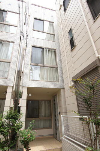 千駄木２丁目戸建 3階建