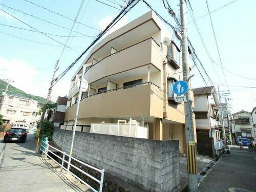上中マンション 3階建