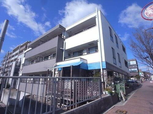 アルテシアン夙川 3階建