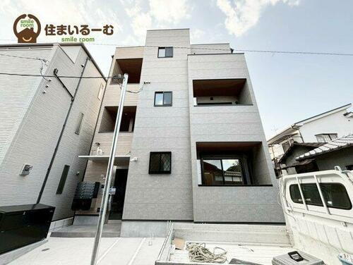 大阪府大阪市城東区諏訪１丁目  3階建