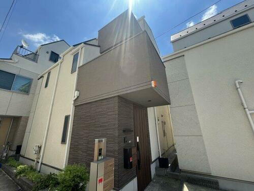 東京都世田谷区経堂４丁目 3階建 築5年9ヶ月