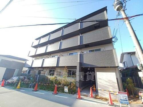ウェルスクエア池田石橋２ 4階建