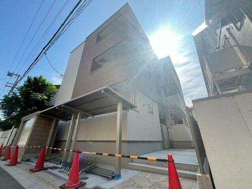 大阪府高石市東羽衣２丁目  3階建