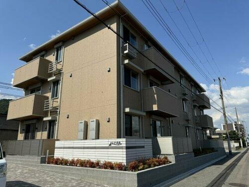 エレナ本山 3階建