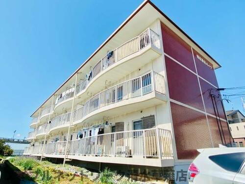 静岡県静岡市葵区瀬名川２丁目 3階建