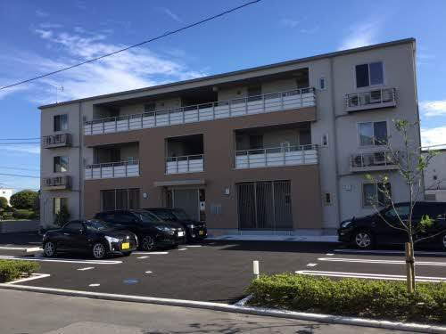 福島県郡山市久留米３丁目 3階建