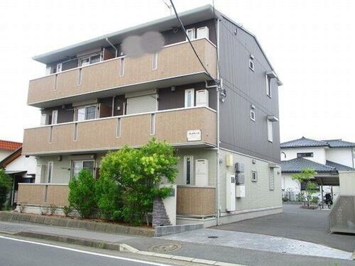 クレスティーユ 3階建