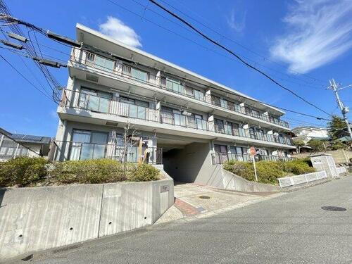 ユーコート宝塚 3階建