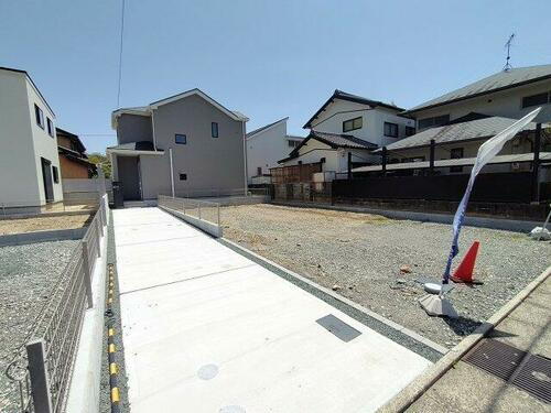 豊橋市多米中町２丁目２４－１６号棟 2階建