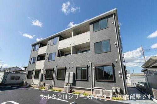 神奈川県藤沢市石川１丁目 3階建 