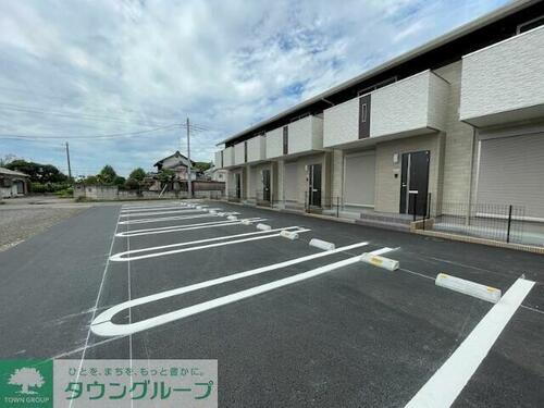 埼玉県大里郡寄居町大字桜沢  2階建