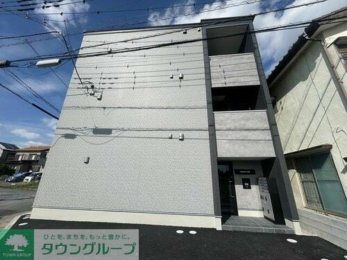 埼玉県越谷市大字恩間  3階建