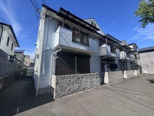 大阪府茨木市上穂東町 2階建
