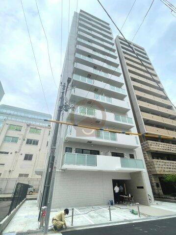 大阪府大阪市西区西本町１丁目 15階建