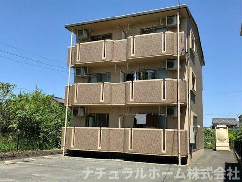 愛知県豊橋市馬見塚町 3階建