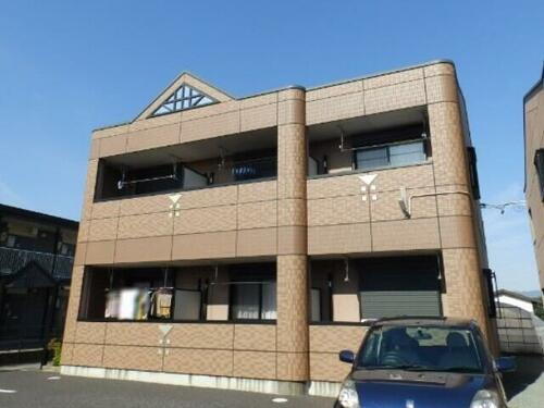 三重県鈴鹿市国府町 2階建