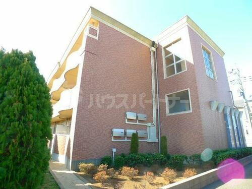 千葉県松戸市秋山３丁目 築19年10ヶ月 3階建