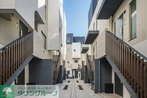 東京都目黒区三田２丁目 テラスハウス