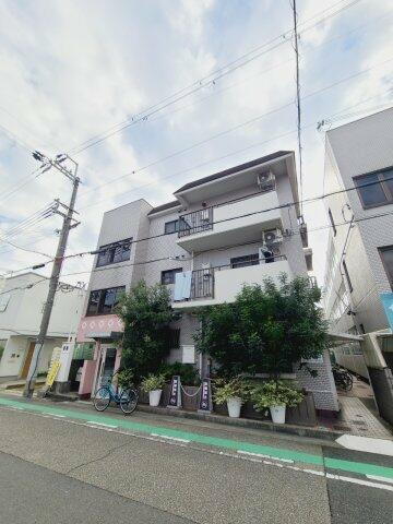 兵庫県西宮市東鳴尾町１丁目 3階建